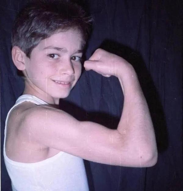 “健身第一男神”,巧克力腹肌,完美肌肉全球身材最好