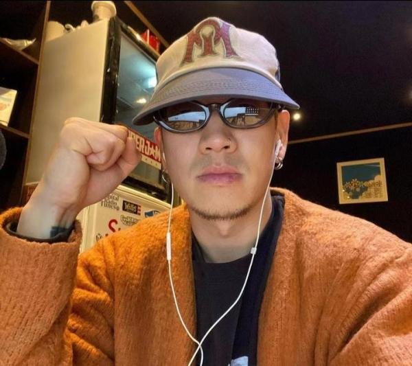 饶舌歌手被曝拍摄女生不雅视频,得手后让好友观看,有受害人轻生