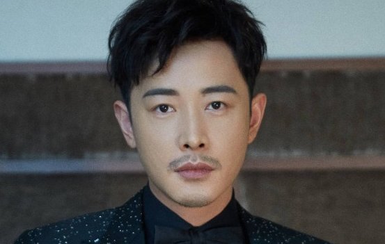 罗晋跟助理亲近传出绯闻，婚后的男人，该如何做到自律？