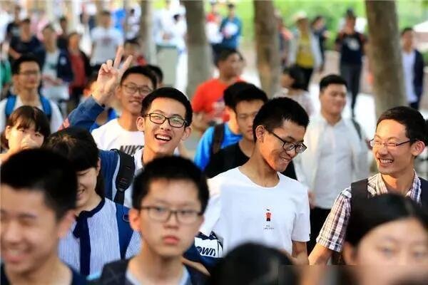 高考生被烤鱼专业录取?学院:系恶搞