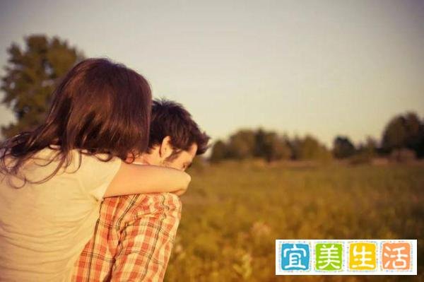 陈乔恩艾伦机场撒狗粮：婚后保持热恋期？真爱是骗不了人的