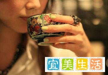 陈乔恩艾伦机场撒狗粮：婚后保持热恋期？真爱是骗不了人的