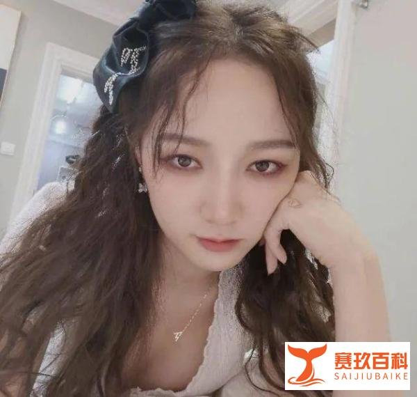 在JYP当练习生3年，miss,A顶级女团出道10年，孟佳比宋茜差在哪里？