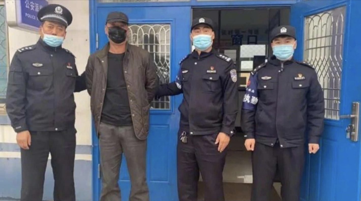 在哈尔滨核酸检测现场抓获潜逃8年逃犯，这是怎么做到的？