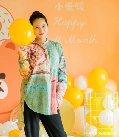 杜淳为女儿办满月,晒一家三口合照画面温馨有爱,老婆怀孕时为什么天天哭?