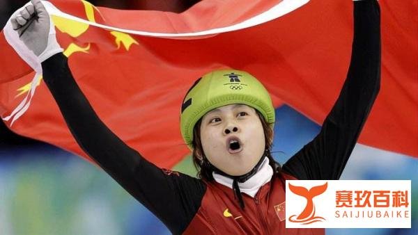 火出圈的王濛再现护犊子新高度,公开批评孙龙态度,却不让网友骂