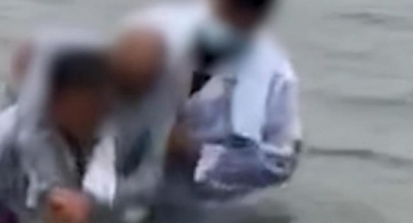 肺癌晚期男子被背进长江浸泡治病,这种方法真的奏效吗?