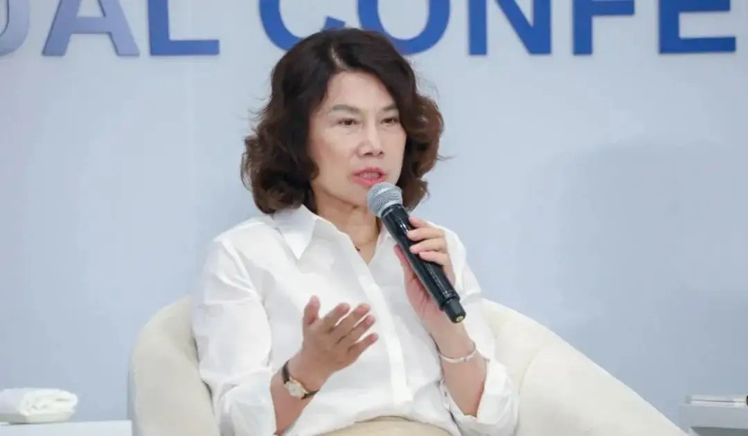 68岁董明珠罕见现身直播却黑脸离场，到底发生了啥？