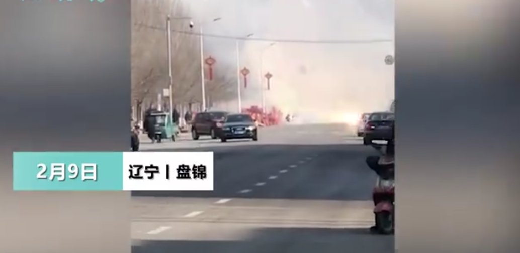 辽宁一鞭炮摊起火爆炸烟花四射，是什么原因导致起火的？