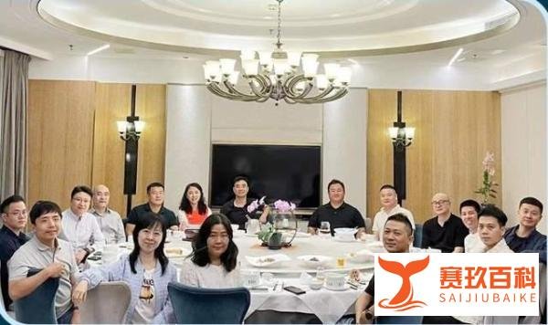 俄罗斯和西方彻底翻脸，也不会甘做中国小弟|东哥饭局第107期