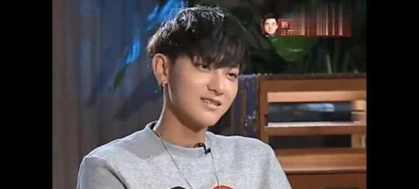黄子韬早知道？吴亦凡卷桃色风波，网挖15秒受访片：会看人