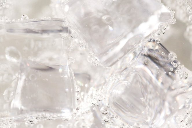 网友保卫雪莲走红,一包五毛的冰棍为啥突然走红全网?
