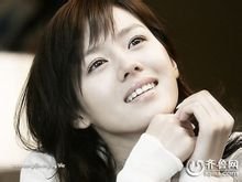 她是哪个韩国女星或者艺人,有图有照片,告诉一下我她叫什么名字,谢谢了!