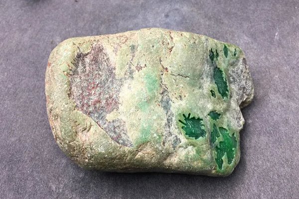 野外玉石原石的鉴别