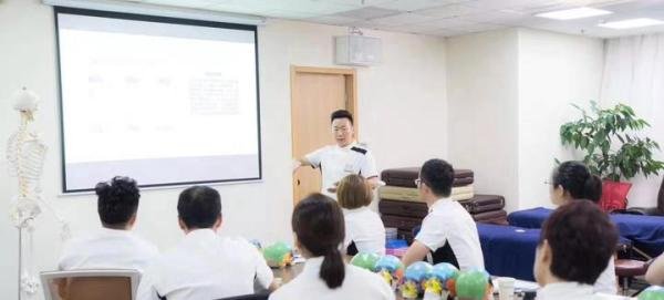 想要选择日式整骨培训机构 应该重点关注那些方面？