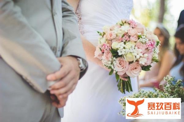 新郎婚礼当天坠亡，新娘继承183万，公婆起诉一二审均败诉