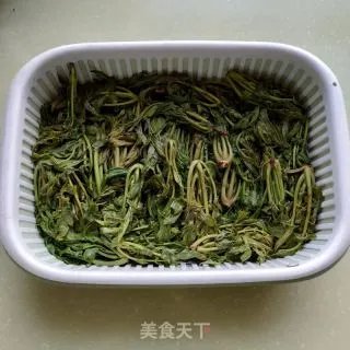 腌香椿芽