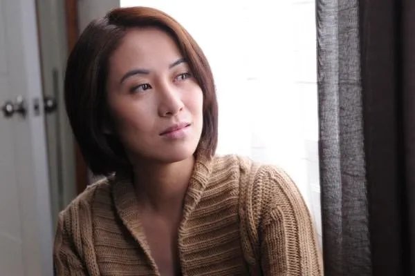 深夜高铁外放视频者求曝光,为何叶璇助其成功获关注却反而道歉?