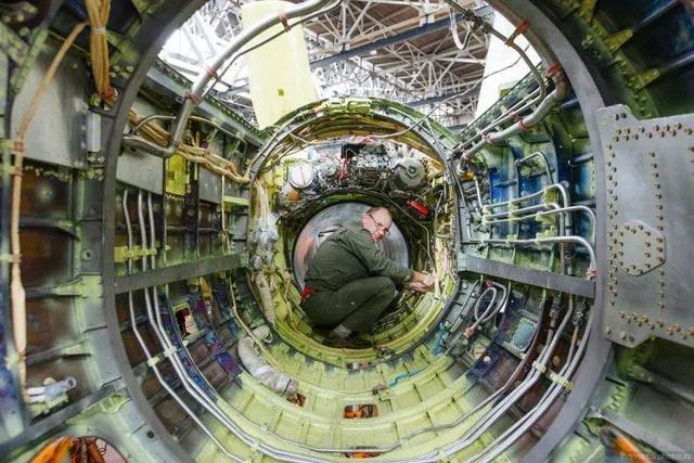 解放军首次曝光超强制空战斗机,这款战机到底有何特别之处?