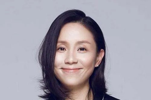 龙丹妮被曝与09届快女聚餐,你觉得她是因何而去的?
