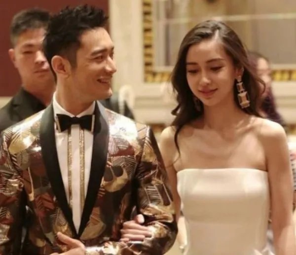 黄晓明baby接连被曝婚变,超话发布通知疑暗示未离婚,都有哪些小细节?