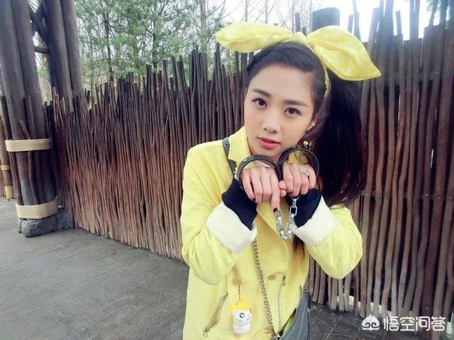 吴映洁为什么一直红不起来?她和炎亚纶有没有在一起?