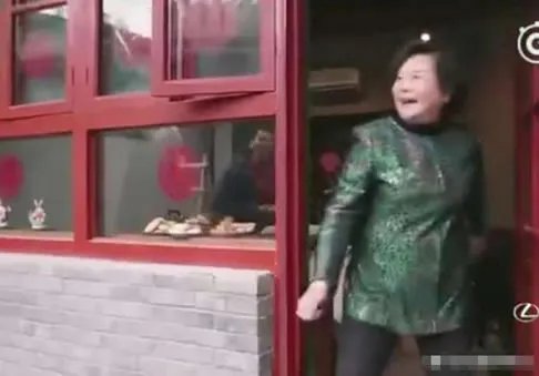 李晨北京四合院曝光:外景一览,李晨妈妈出镜