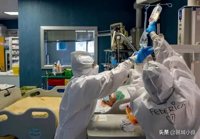 为什么美国那么多人确诊了，但是特朗普周围一直没事？
