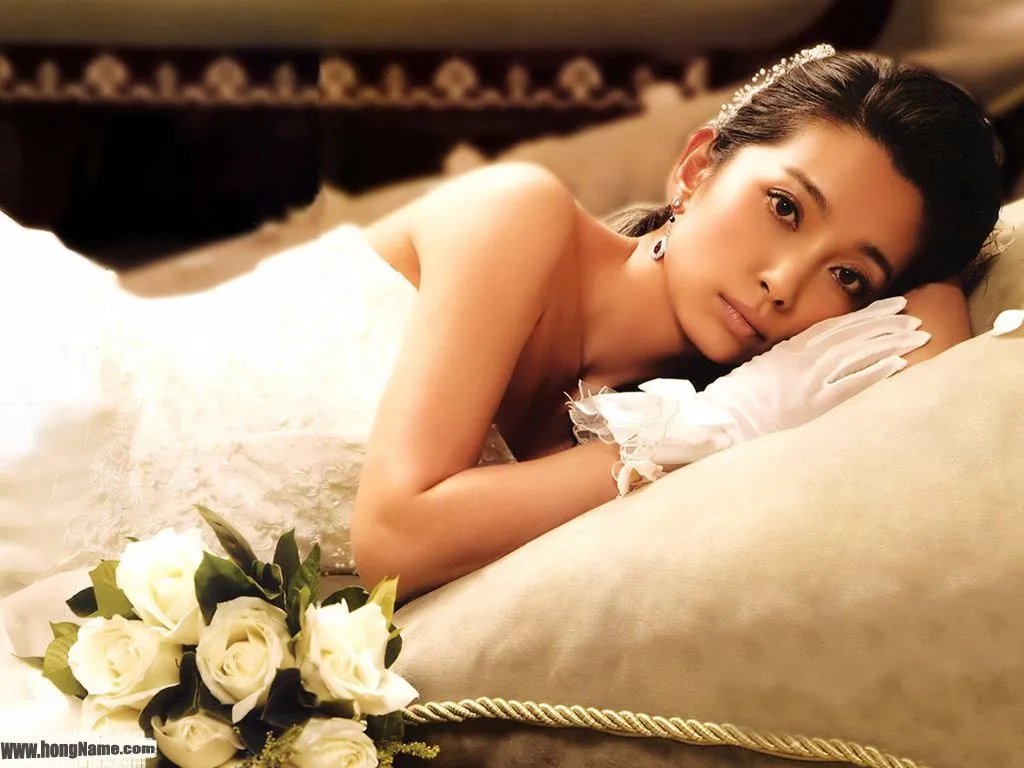 李冰冰和男友牵手相拥变连体婴是怎么回事?