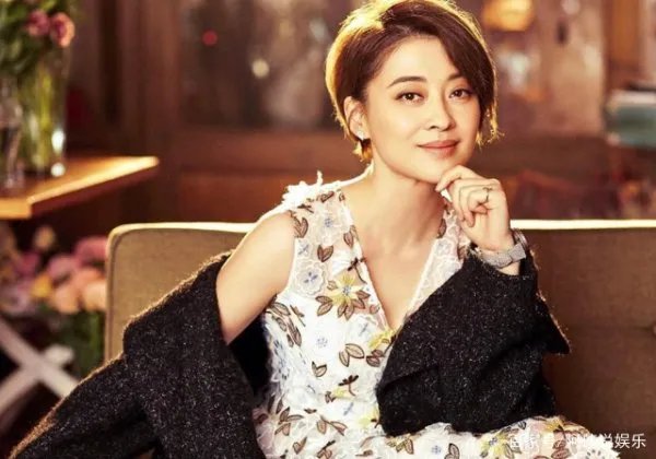 那个与陈佩斯搭档表演大变活人的梅婷,如今27年过去了,现如今过得怎样?