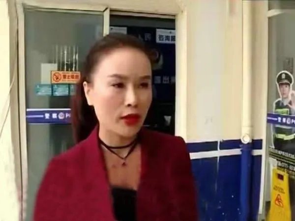 拿“假茅台”调包真酒，被服务员抓现行，做生意怎样防无孔不入的骗子？