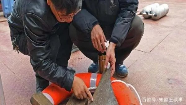 江西一水库水位下降,大量佛像露出,水下还藏着什么?