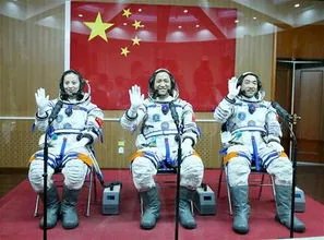 因空间站舱外服设计成果的归属，两高校“掐”起来了，你如何看待此事？