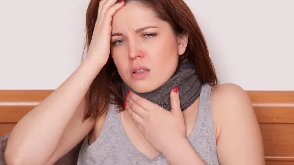 女性查甲状腺挂什么科