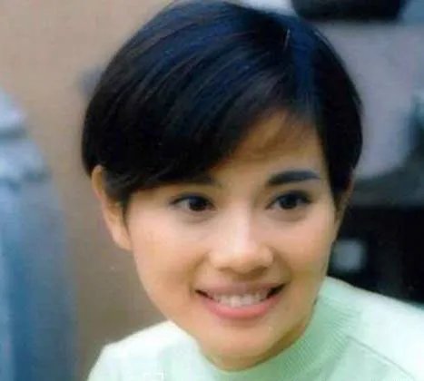 陈松伶张铎结完婚就把结婚证撕了，为啥要这么做？