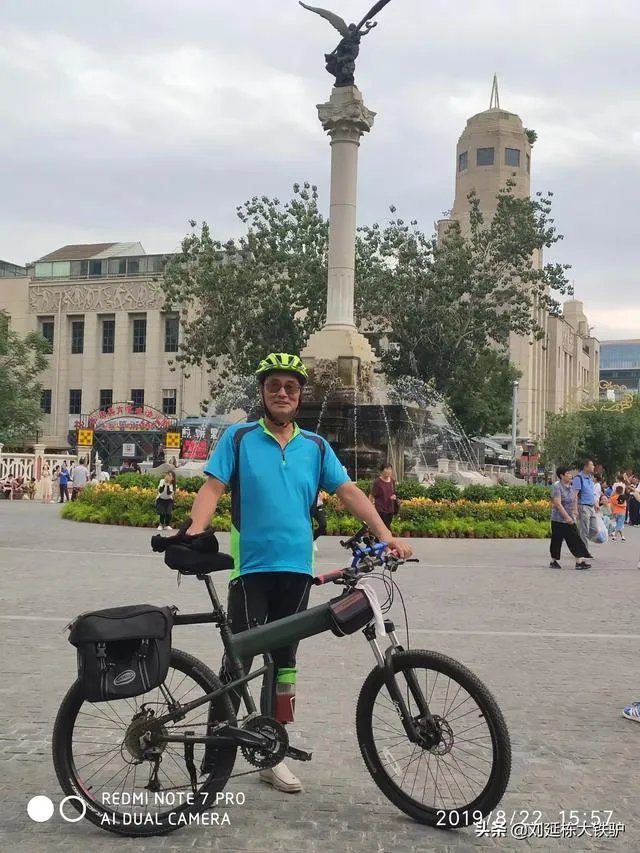 自行车爱好者去骑车旅行,准备个什么户外生存包较好?