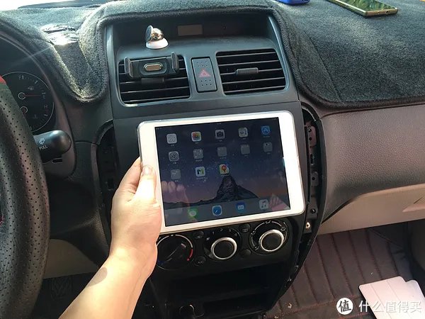 来吧,把iPad mini装进你的汽车中控!
