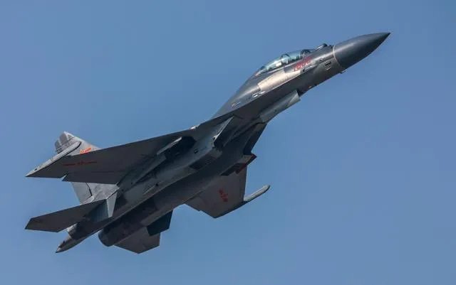 解放军首次曝光超强制空战斗机,这款战机到底有何特别之处?