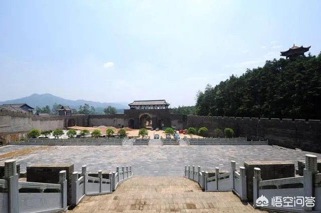 花10亿元打造仿古校区的高校是哪所?