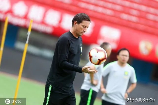 如何看北京国安联赛排名第三，却让主教练施密特下课？