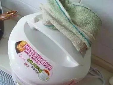 【生活妙招】电饭锅做蛋糕原来如此简单!保存好,别丢了!
