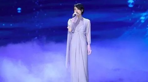 红豆歌手是谁?