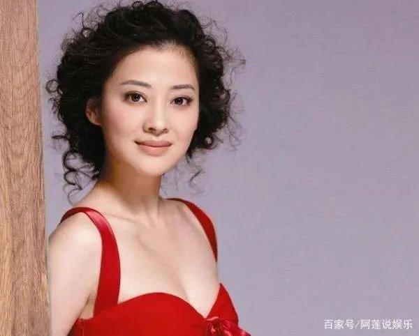 那个与陈佩斯搭档表演大变活人的梅婷,如今27年过去了,现如今过得怎样?