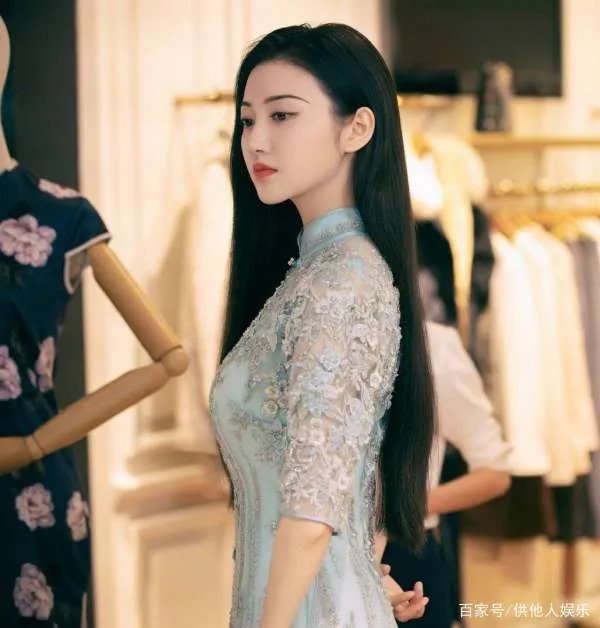 景甜凭借《司藤》一人分饰两角成功翻红,没想到接洽女主曾是她?