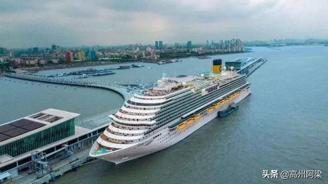 怎样去坐游轮旅游，本人在重庆想到国外游？