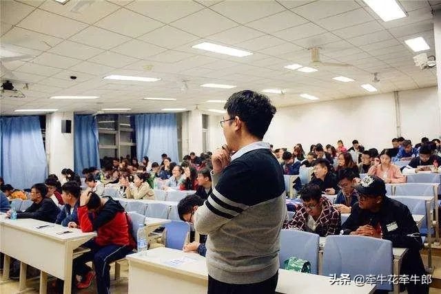 有人说考研如果考本校,对于专业科目中有些题目,本校的老师都会“透露”,作为别校的学生该怎么办,如何才能知道复习点?
