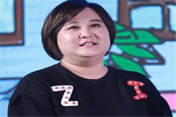 贾玲高情商回应催婚,她是如何回应的?