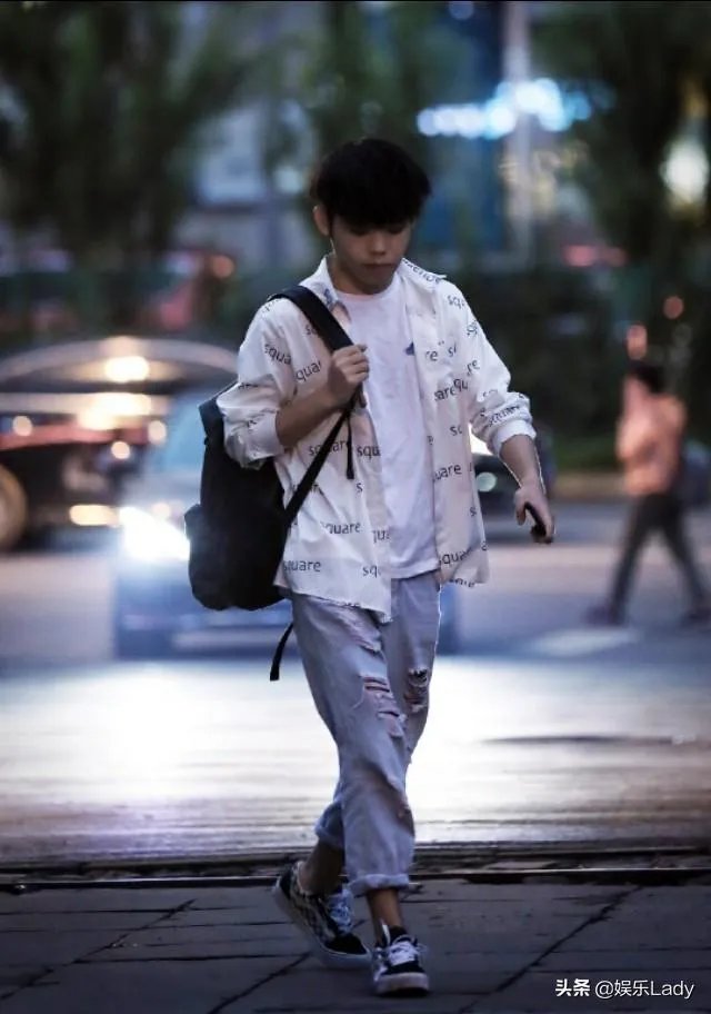 可以分享德云社私服照片吗?