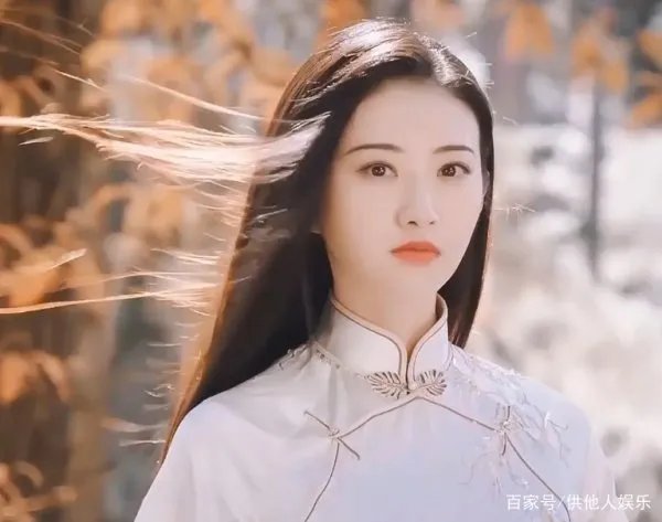 景甜凭借《司藤》一人分饰两角成功翻红,没想到接洽女主曾是她?