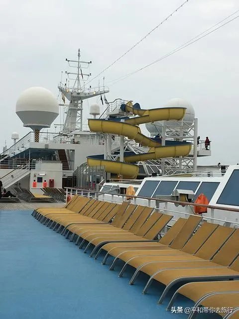 怎样去坐游轮旅游，本人在重庆想到国外游？